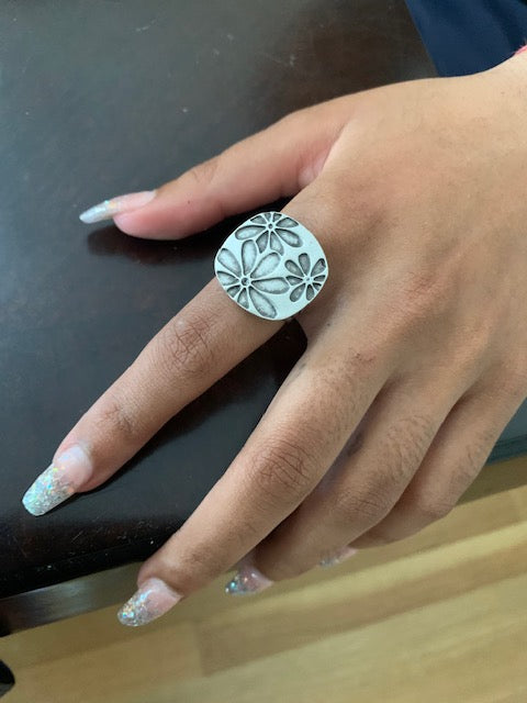 Zinc Silver Flower Stamped Ring